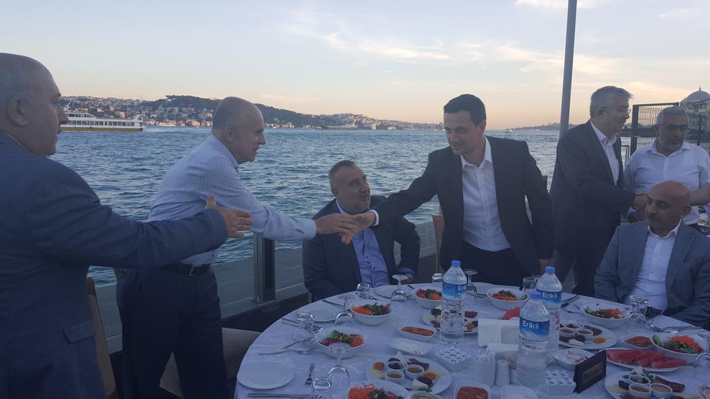 Fersat_Y's tweet photo. Memur-Sen İftar Programına katılarak Tapu ve Kadastro Genel Müdürü Sn.Gökhan KANAL ve sendika üyelerimizle bir araya geldik. https://t.co/pxKFJwzbja