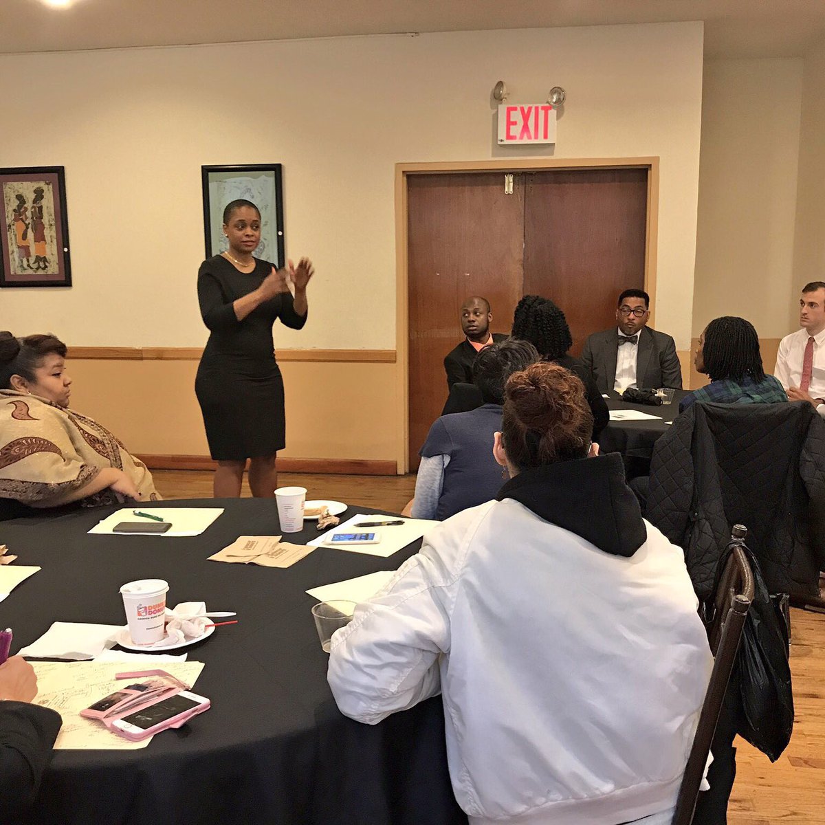 tremaine4ny's tweet photo. #FlashBackFriday to May 26, 2017 when our #Assemblywoman met with the #Education leaders and Parents of the #56thAD. #Brooklyn https://t.co/LzJkkb4Zam