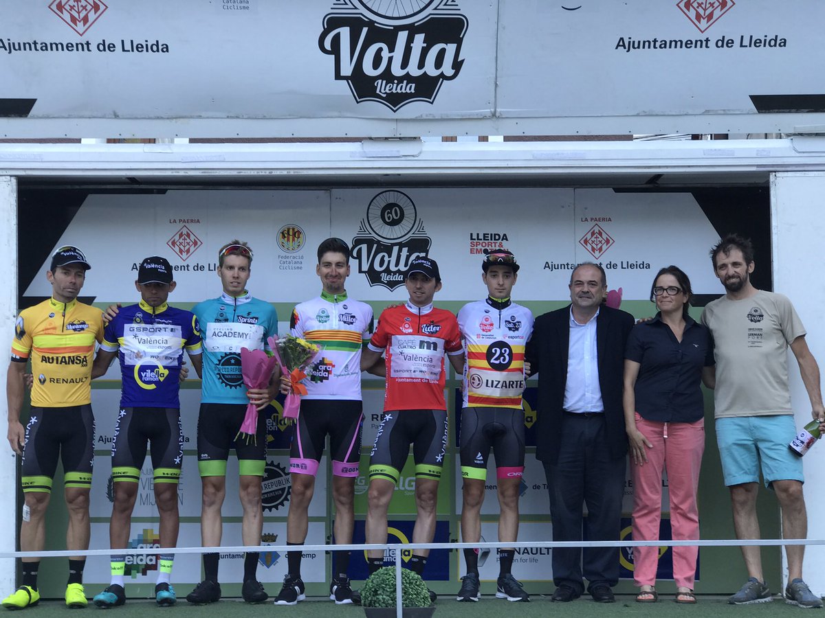 conselharan's tweet photo. Finau d'etapa ena @Val_dAran dera  @voltalleida. Liurament de trofèus a cargue dera conselhèra de torisme Anna Díaz. #voltalleida https://t.co/VTxIeVfw1d