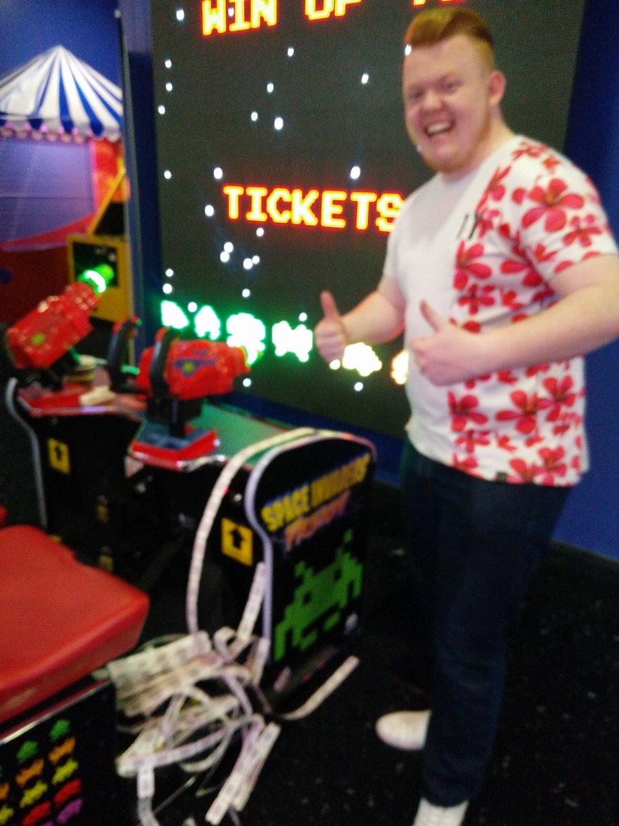 Tvrvn's tweet photo. Man's on a date night with @GDanielPowell (no homo) &amp; he absolutely merked, high scores and mad tickets lol outchea setting records https://t.co/PGMCsdkz9W