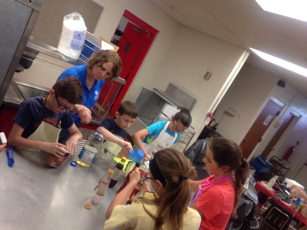 RP_Leadership's tweet photo. We hosted our parents at cooking camp today! Lasagna, strawberry salad and banana pudding made by our students! #JrChefs @RichPondElement https://t.co/JINrz3SUJh