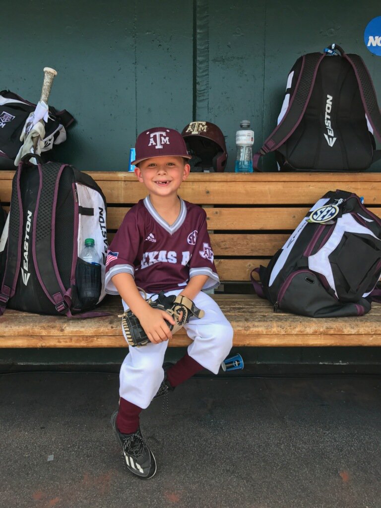 NCAABaseball's tweet photo. Baseball family. 

#12thMan ➡️ #CWS https://t.co/rtK4bIe3DU