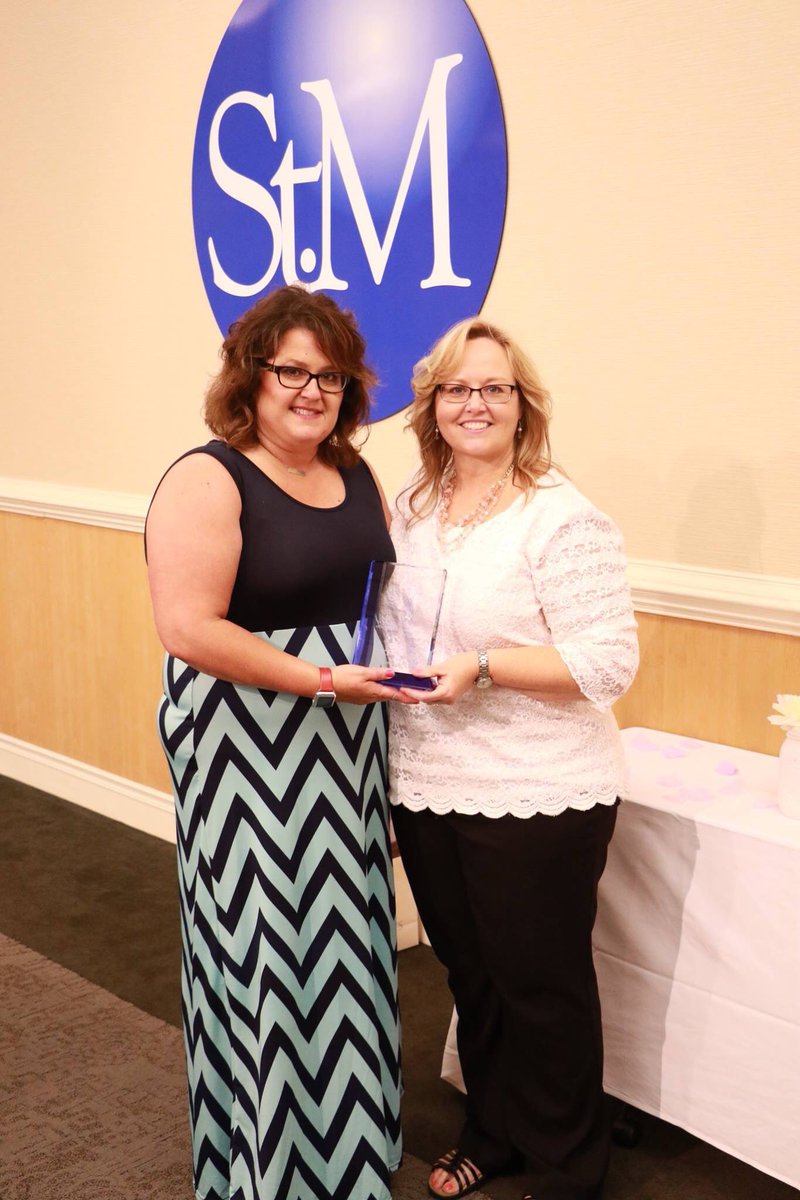 StMarysMed's tweet photo. Congratulations to Kelly Jobe on her @StMTotalWoman Community Healthcare Hero Award. @TriStateRacer https://t.co/AfRrZQbv4f