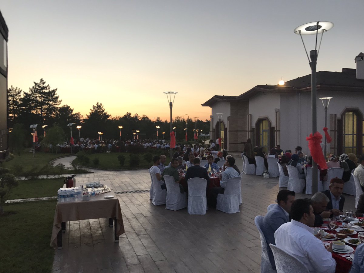Batman-Bursa Gönül Köprüsü Projesi kapsamında kurulan iftar sofrasında Bursa teşkilatımız ile biraraya geldik.