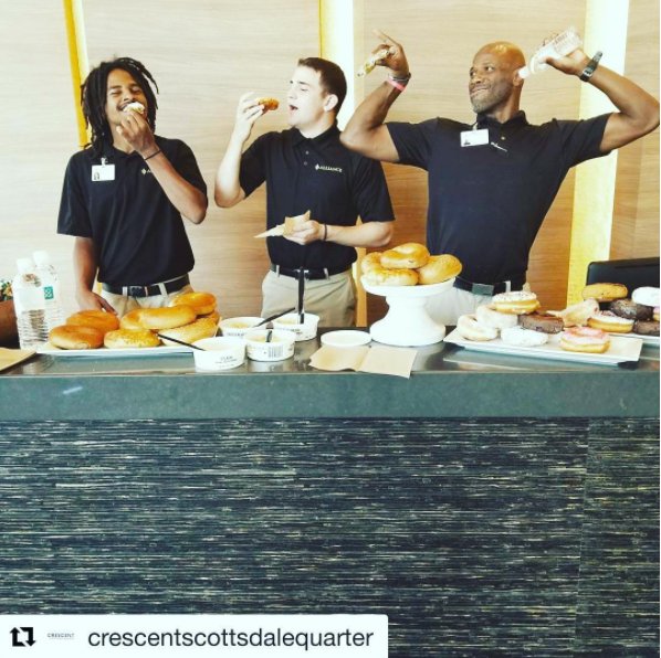 Alliance_Career's tweet photo. Can you tell we love our #maintenance teams!?! #ServiceAppreciationWeek #AllianceServiceSuperstars #JoinTheAlliance https://t.co/lnzl3tfuvV
