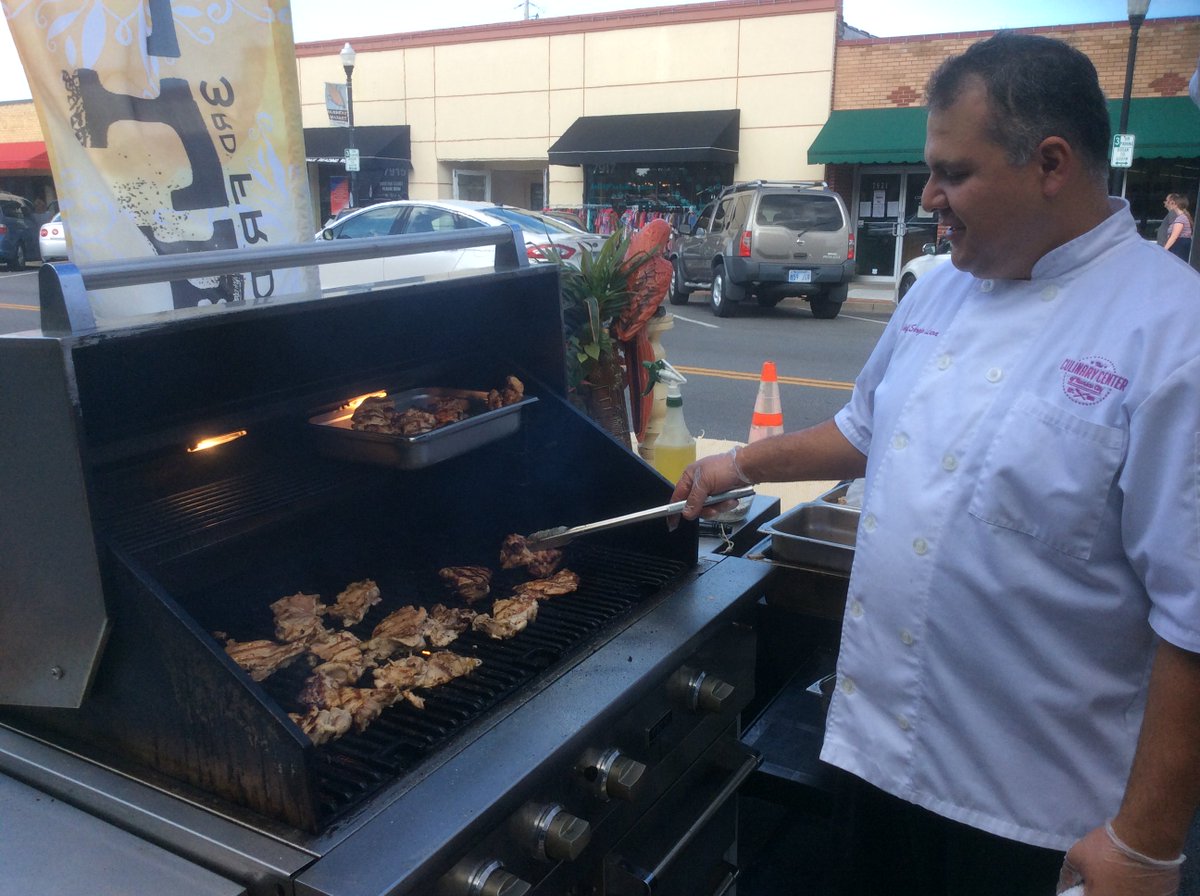 JoyceKC's tweet photo. 3rd Friday in downtown OP: Island music and food, rum punch tastings, local makers & more #kcculinary #kc https://t.co/rAj65ppmlD