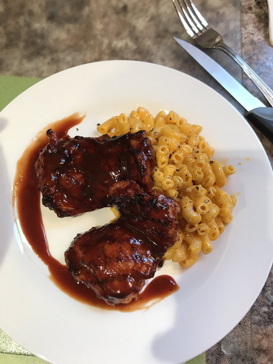 thomasdevan's tweet photo. @GordonRamsay #TheFWord hit me with it. Cheese sauce and BBQ sauce homemade. https://t.co/FKlYzlEyTV