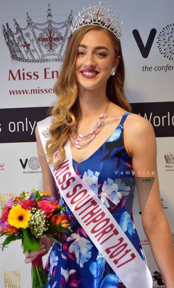 Meet the new <a href="/MissSouthport/">Miss Southport</a> @MissCLancs1 at this years show on Saturday!   Photo with thanks to @vamphirecom