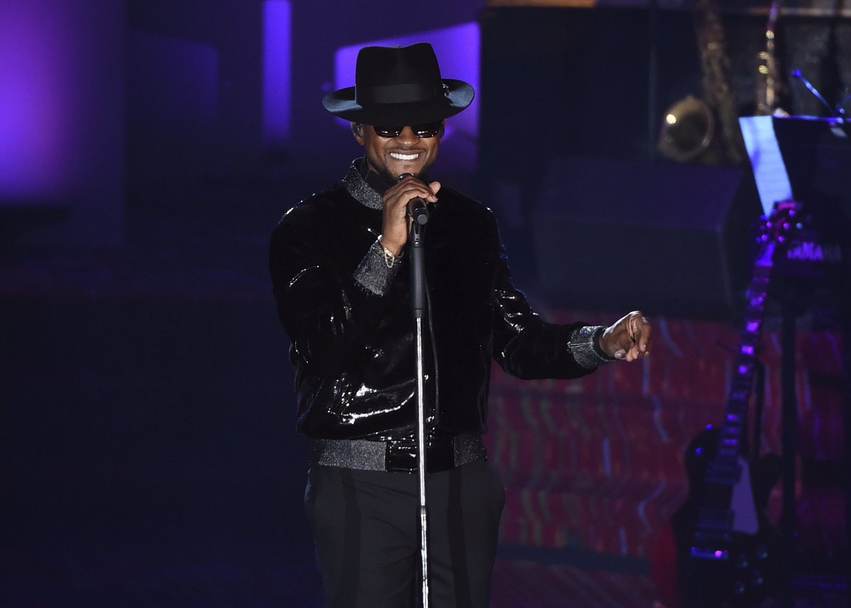 Usher's tweet photo. LEGENDS! Congrats Jimmy Jam &amp; Terry Lewis! @SongwritersHOF  #SHOF2017 #Family #Day1 https://t.co/4ISDk6QMcV