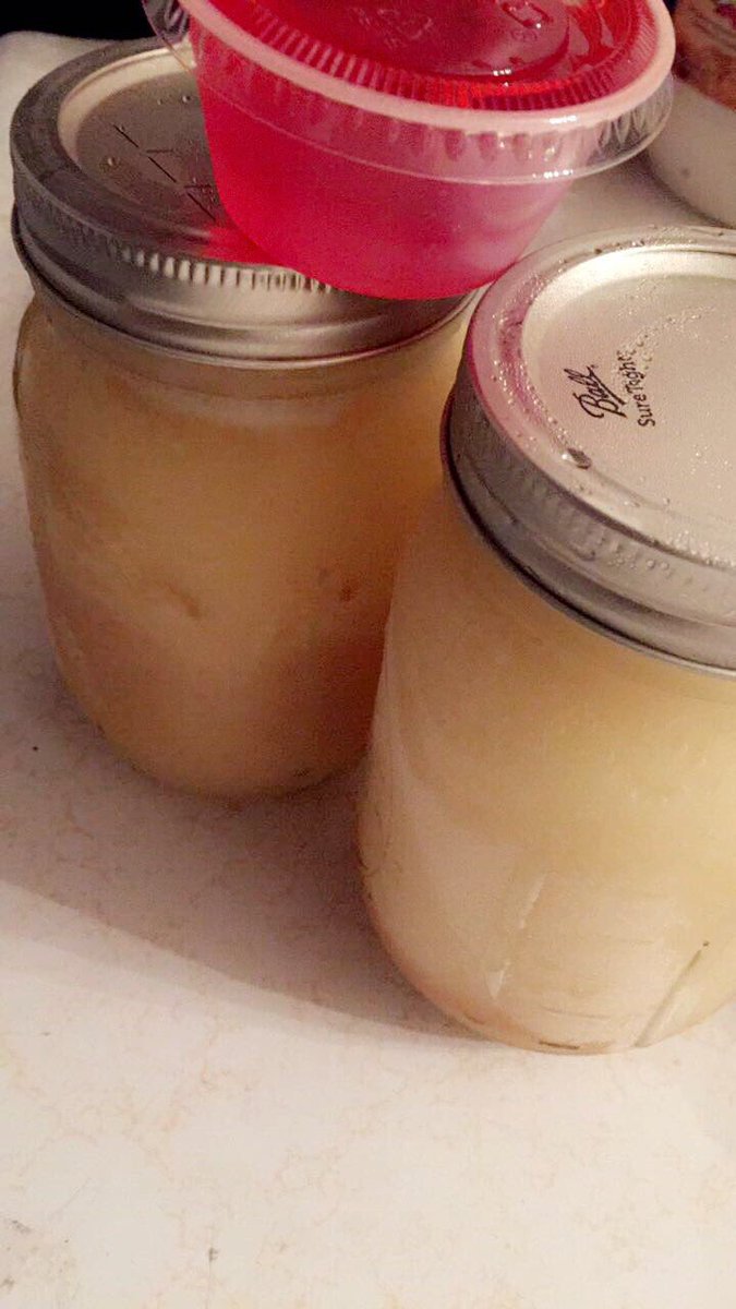 iamVickie_90's tweet photo. GOT MINE 🤘🏾🤘🏾 #HENNYCOLADAS $12 #JELLOSHOTS $3 dm @LaDawn30793 🍹🍹 https://t.co/ByVBAKC1Hs