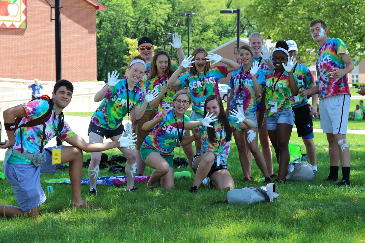swohiohoby's tweet photo. This was a neat team-building craft today! #swohiohoby #RiseUp17 #ServiceGroup #paint #flag https://t.co/31KaYVdOmK