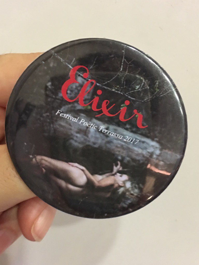 margaridaTT's tweet photo. Fantàstica experiència! #Elixir2017 escoltar poesia dins els iglús de vent. @ElixirPoetic @caetterrassa https://t.co/iUMFjwtdMc