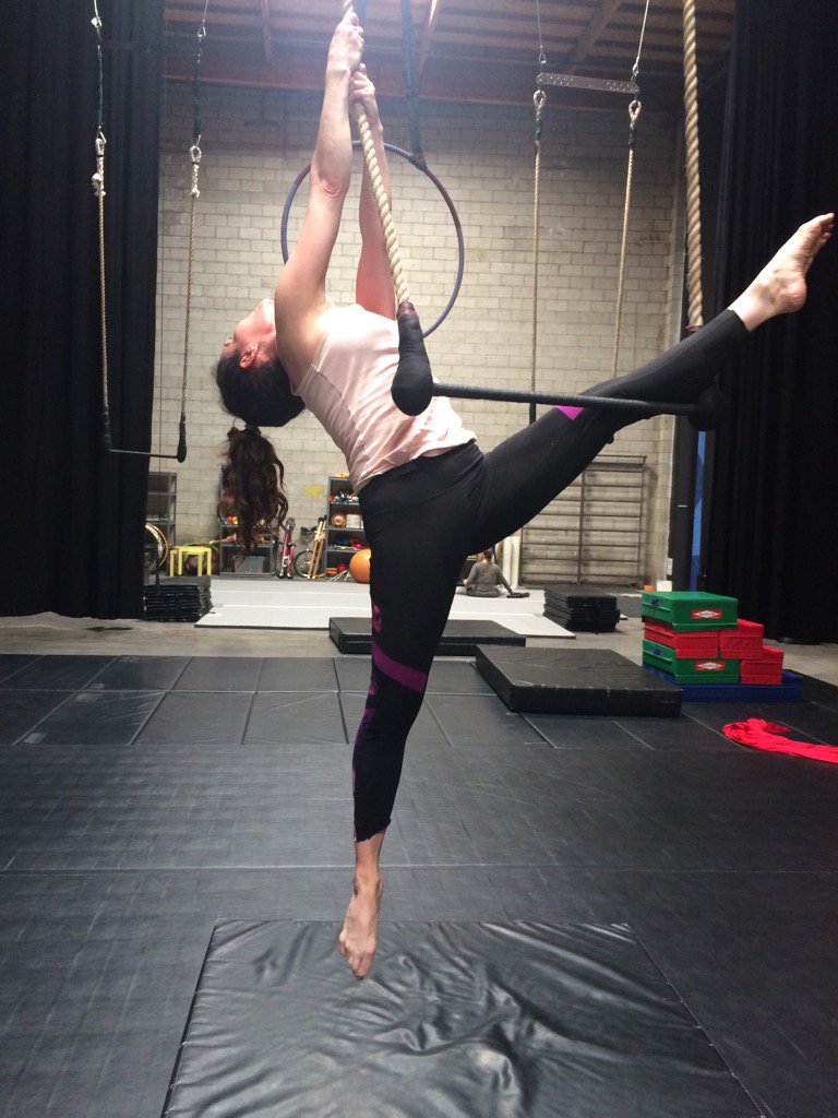 amylloyd5's tweet photo. Friday trapeze lesson...wheee https://t.co/3ROgy49dn7