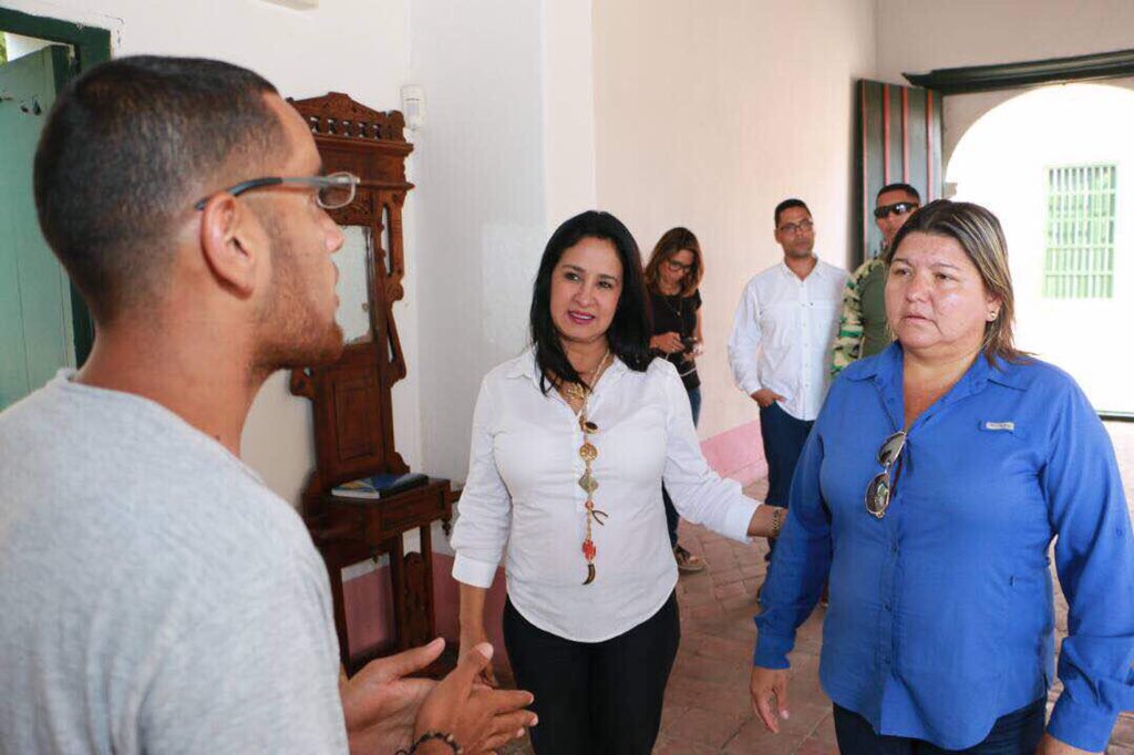 eneidalayave's tweet photo. Hoy realizamos una extraordinaria jornada de trabajo con la Gob @StellaLugoB productores y emprendedores turísticos de Falcon @NicolasMaduro https://t.co/3vEdsCcaXE