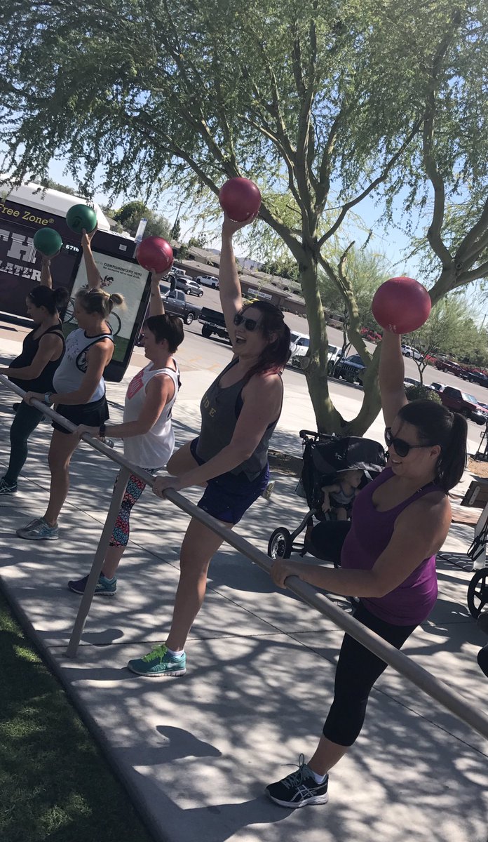Fit4momNWValley's tweet photo. You really can #workout anywhere!! The world is your #gym!! #barre at the mall today! @fit4momphxscott #fit4mom4life #settinggoodexamples https://t.co/TOlGPjSb8E