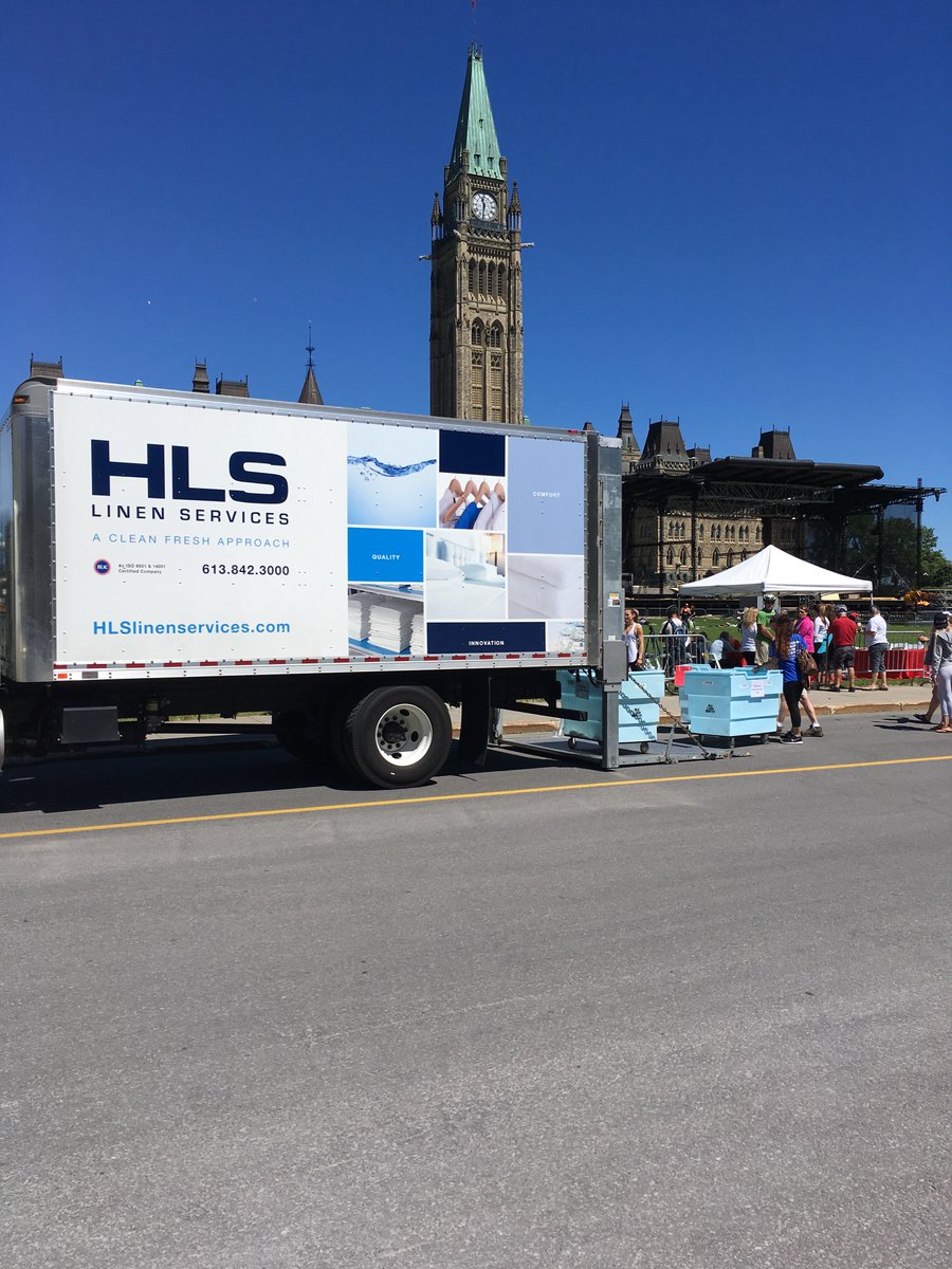 HLSOttawa's tweet photo. #SPOTTED: Our HLS trucks full of #towels for hundreds of deserving #yogis on #ParliamentHill! We loved every minute of it #phy #phy2017 https://t.co/aoywcwHgGL