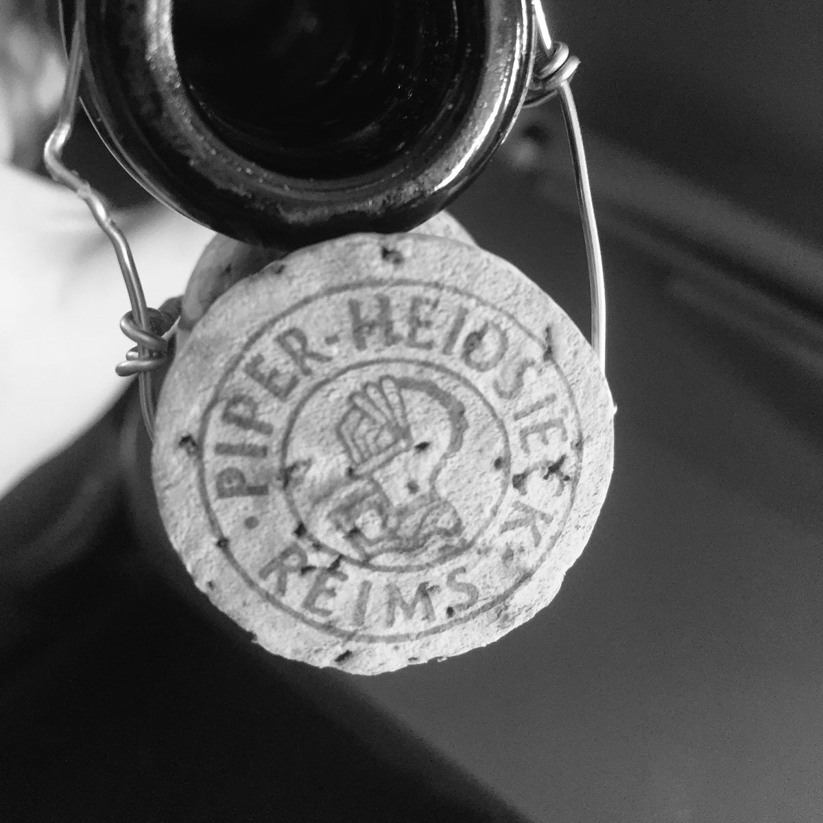 Having a one knight stand in Glasgow with <a href="/Willem_Pincon/">Champagne Crayeuse</a>. @SugarandYeast - what's this guy's story?