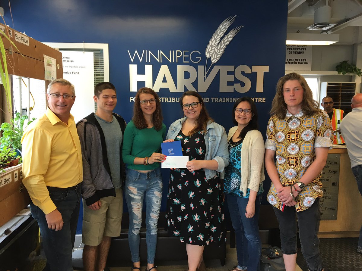 JTCPipers's tweet photo. JTC student Paul M &amp; Kira S presents Wpg Harvest with $675 cheque that started from a RBC $150 grant. ♥️RBC,Wpg Har, JTC https://t.co/5defPZYqc2