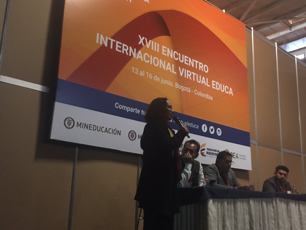 Azucar1972's tweet photo. "Propuesta de formación docente en #DiseñoCurricularInclusivo desde @CIERNorte 2016 por @Azucar1972 @alixpt @Marocadiaz en #VirtualEduca2017 https://t.co/bagfrfMav6