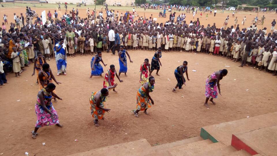 MNankwahomba's tweet photo. #Burundi#kirundo#journee de l'enfant africain #une jeunesse encadré #une culture. https://t.co/o2qd3WEhFw