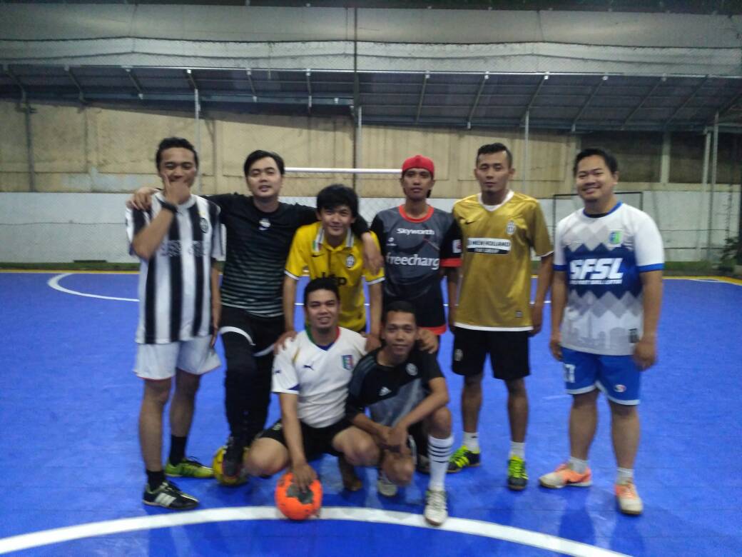 papukian's tweet photo. Sekian ratus tahun baru bisa ketemu lagi... Tetap jaga silaturahim ini ya gaaeess 😘😍😂
#KJTS
#finoallafine
#forzajuve https://t.co/4X72FEX3Zx