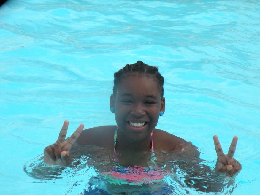9librariespvd's tweet photo. Free summer learning &amp; recreation camps for rising 6/7 grades @KnightMemorial. Includes SWIMMING! Info: https://t.co/KOgQuxkeq0. #101WaysPCL https://t.co/a4ehb7b0KG