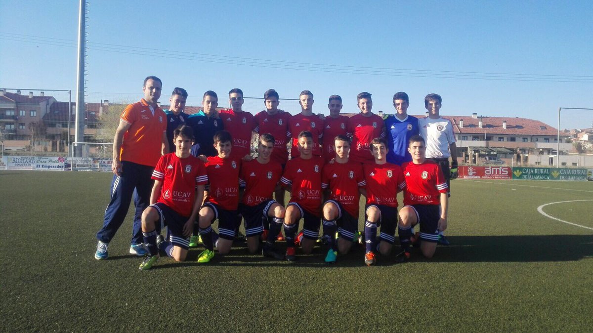 RealAvilaCF's tweet photo. Mañana sábado a las 18h, todos al Seminario a animar a nuestro cadete que se juega el ascenso a Regional! 
#VamosÁvila 
#SomosCantera
🔴🔵⚽️ https://t.co/c8rd2LiCtH