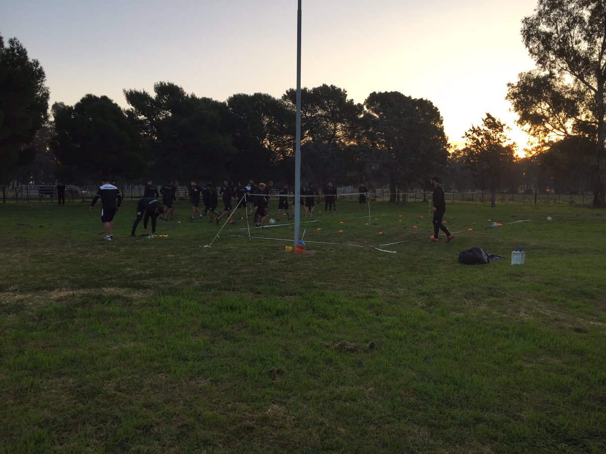 chipirios's tweet photo. @GimnasiaMendoza se entrena en Bahía Blanca pensando en @VillaMitreBB lo seguís por @radionihuil y @LaRedMendoza https://t.co/BcLWs3TsvR