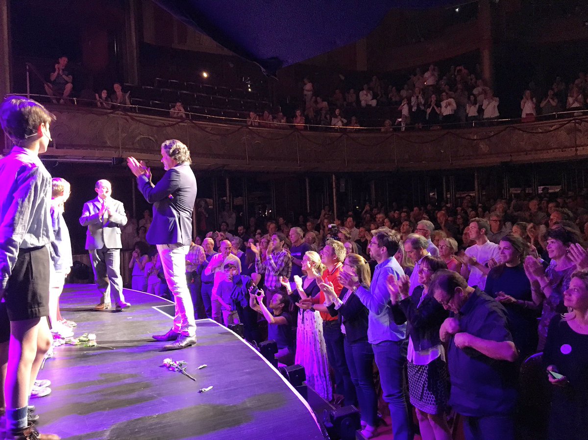 Merci #Paris pour ces 4 mois de résidence aux #FoliesBergere, merci d'avoir été là, et RDV en septembre pour le lancement de la tournée ! 🎼