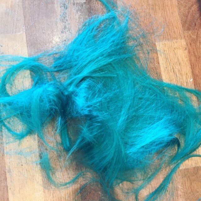 wearesheppardPH's tweet photo. @amysheppardpie got a haircut! ( and re-rooting and re-dyeing.) 😂 https://t.co/hX0nJKh4ar