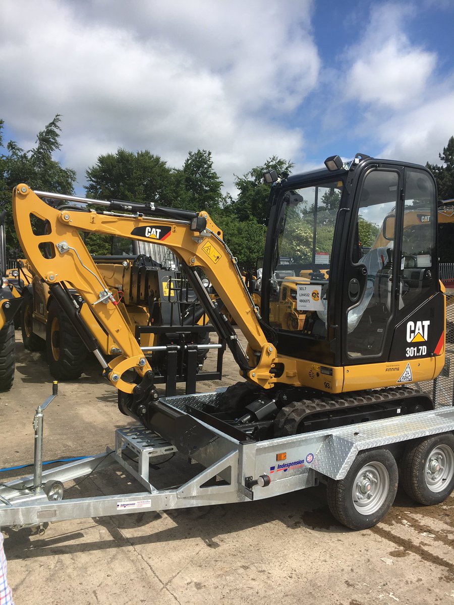 ChrisCollinsCAT's tweet photo. Digger and Trailer package collected today. Part of @FinningNews READY 2 GO solution! Shout up for more info! #CAT https://t.co/WyV30Qfspa