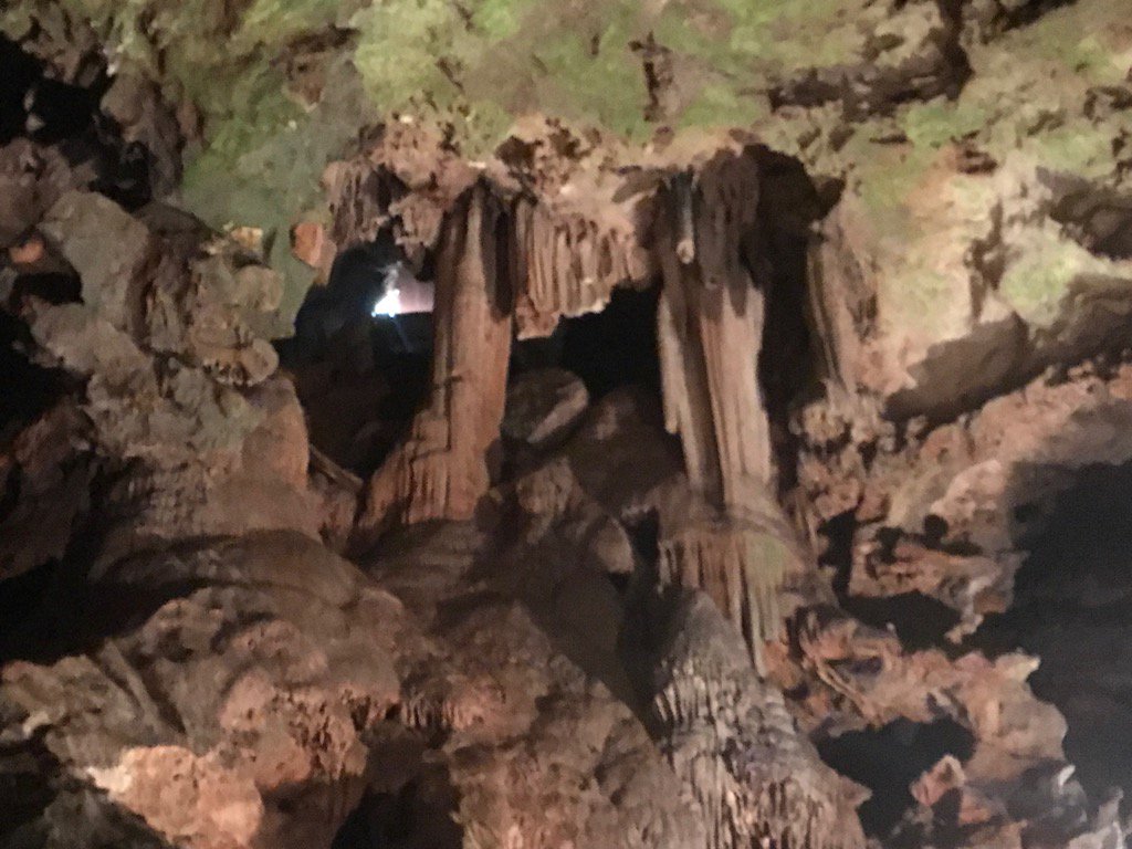 OutonaLemb's tweet photo. Caves are cool! Especially today. #CaveSpringGA @weswyattweather https://t.co/bly0kdZT7N
