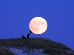 f_girasole's tweet photo. #playingwiththemoon
#Goodnight to all my friends
🌙🌙🌙 https://t.co/UgiBZ0Pzly