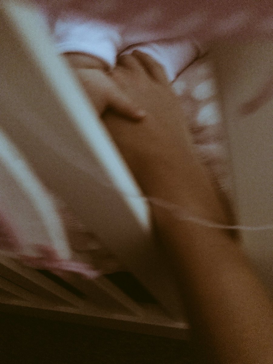 _ShellHigg_'s tweet photo. Melts my heart ❤❤ holding my hand not wanting me to leave #poorlybaba 😢 https://t.co/zBU0d46Pz8