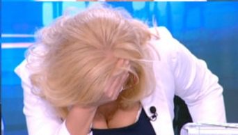 alalataxeili's tweet photo. Πως είμαι κάθε φορά που η Αγγέλω σταματάει την εκπομπή για καλοκαίρι #fosstotounel https://t.co/HxsuSluJLF