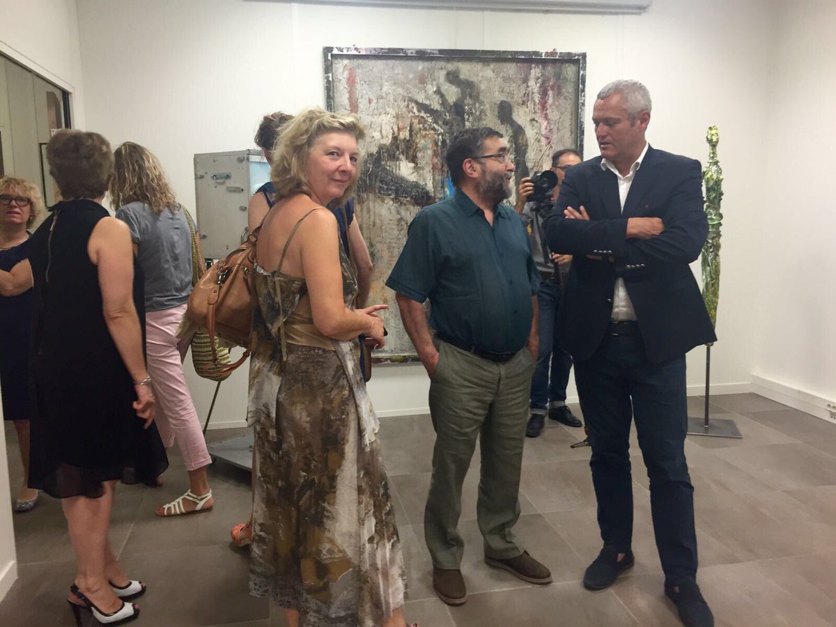 FHugele's tweet photo. Vernissage de l'exposition organisée par Fadoua Laftimi et Dominique Seon dans une entreprise de Seyssinet-Pariset. https://t.co/dAaAqYUv0t