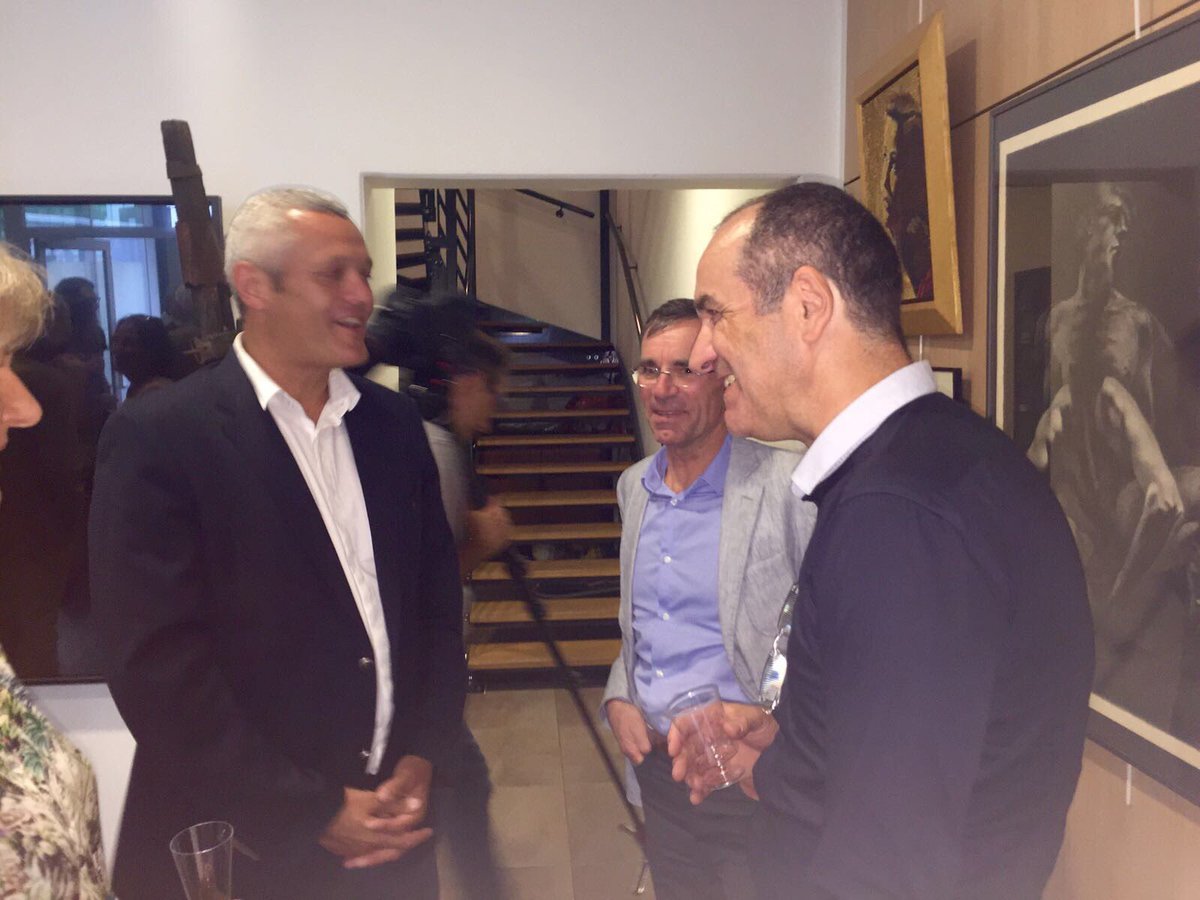 FHugele's tweet photo. Vernissage de l'exposition organisée par Fadoua Laftimi et Dominique Seon dans une entreprise de Seyssinet-Pariset. https://t.co/dAaAqYUv0t
