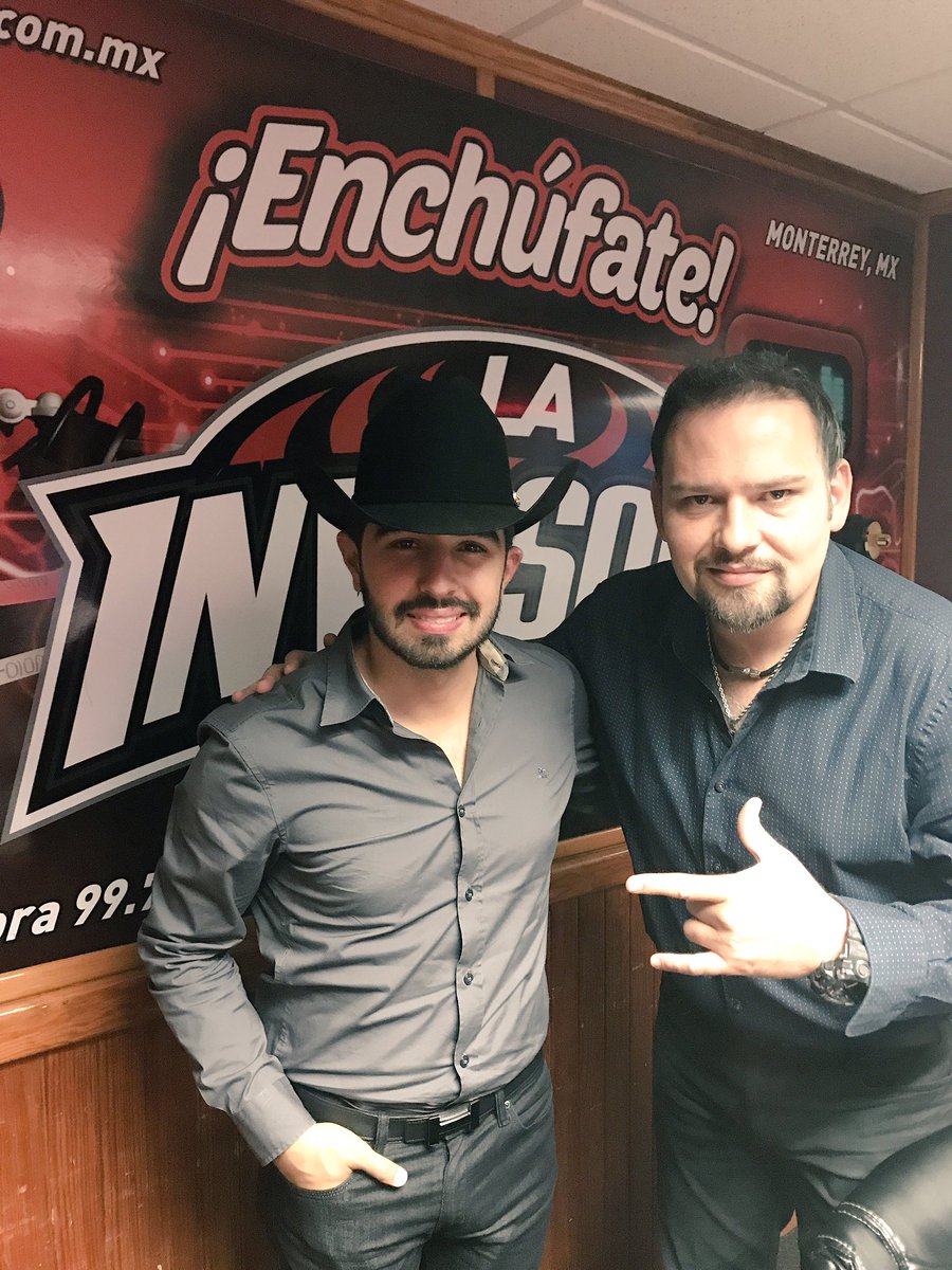 MRMIGUEE's tweet photo. Ya en #operacionjaja @JossFavela con @elburro34 @chividivi_  en @LaInvasora997 https://t.co/f9if0o9w38