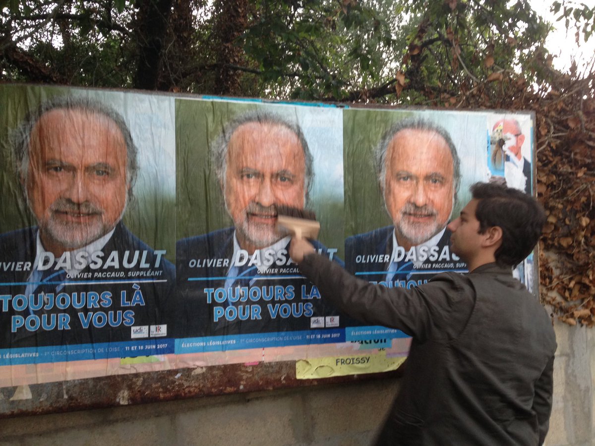 JeunesRep6001's tweet photo. Derniers efforts pour remporter la victoire! Dimanche, votez et faites voter @ODassault! #toujourslàpourvous #circo6001 https://t.co/eNcSXpOgnb