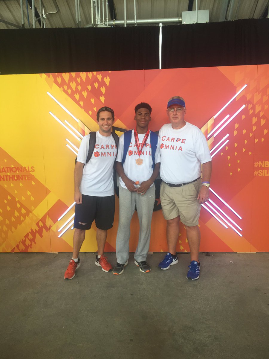 Parkview_TF's tweet photo. Keith "Ghost" Williams seeded 16th at #NBNationals PR's by over a second and goes 4th in nation in freshmen 400m at 49.44!!! #silenthunter https://t.co/eFT0wlWYtl