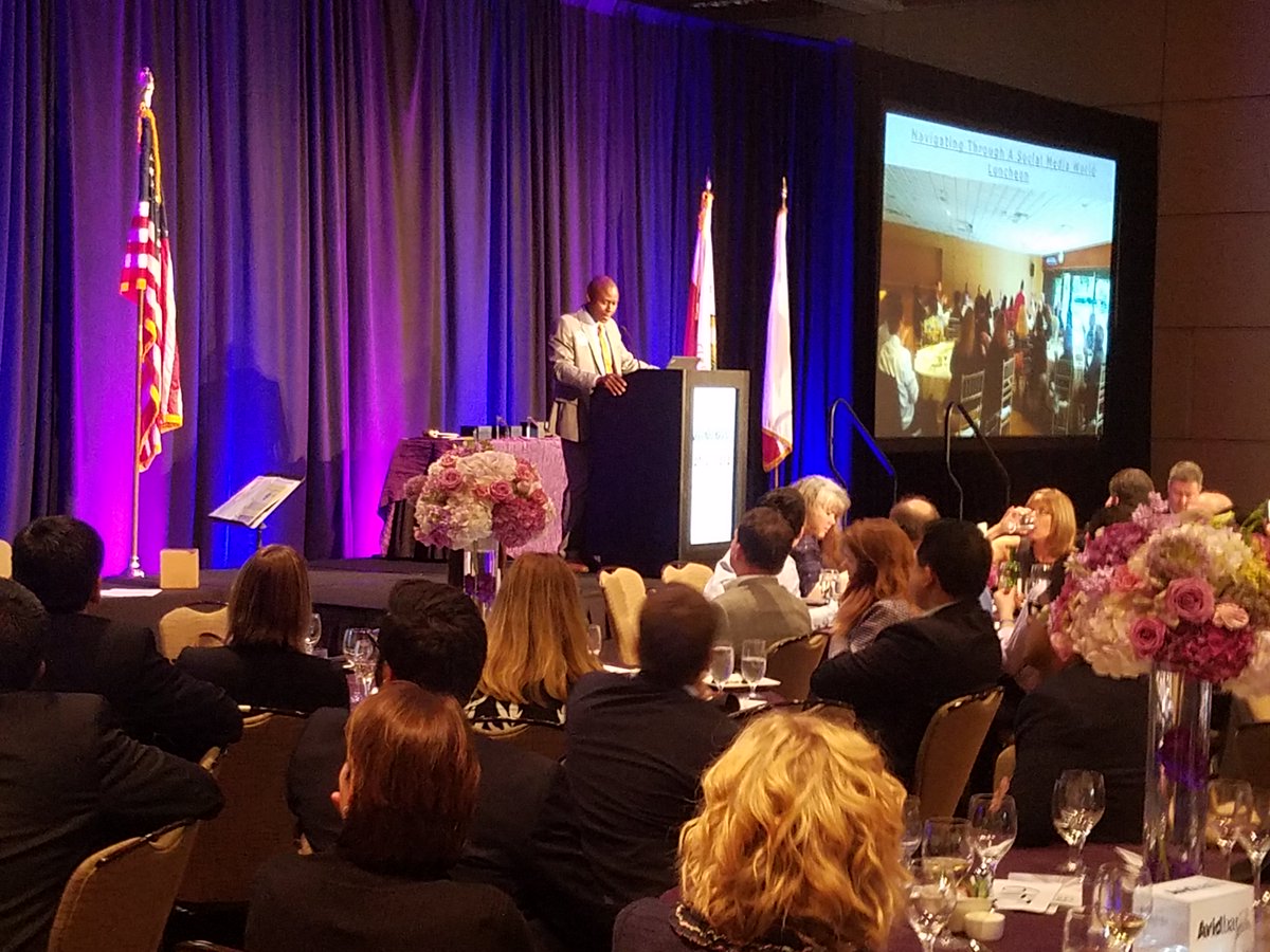 SVCChamber's tweet photo. The premier event of the year for the Chamber, our Pyramid Awards Dinner, more than lived up to that billing last night. #Pyramid2017 https://t.co/gleKyRFK6a