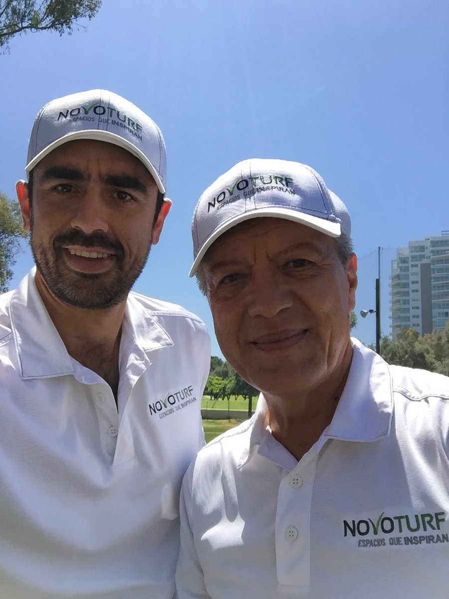 gavster82's tweet photo. Viernes de chamba con @ChuchoRamirezR #Novoturf #Novofloors #Max3D https://t.co/MvZWBrcLzP