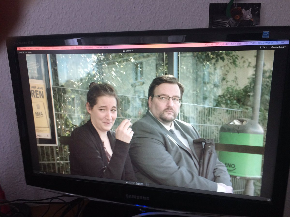 Bicolinchen's tweet photo. Grüße vom Schnitt! 🎬🤗
#GhB #kurzfilm #GettinghimBack #shortmovie #BicolutionPictures #ComingOfAge #Comedy #GermanFilmmaker #GermanActress https://t.co/4aUsiP2ajY