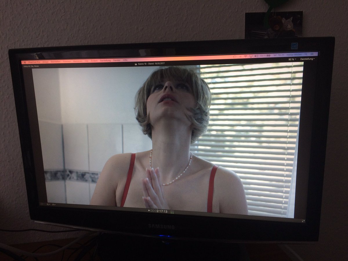 Bicolinchen's tweet photo. Grüße vom Schnitt! 🎬🤗
#GhB #kurzfilm #GettinghimBack #shortmovie #BicolutionPictures #ComingOfAge #Comedy #GermanFilmmaker #GermanActress https://t.co/4aUsiP2ajY