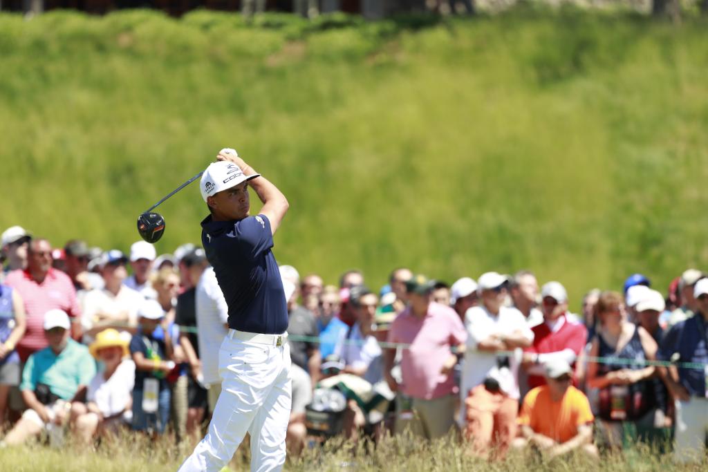 usopengolf's tweet photo. The intensity is picking up as the cut gets closer.

#USOpen Scoring: https://t.co/aAkoxwmeeH https://t.co/KTK9uBZyYC
