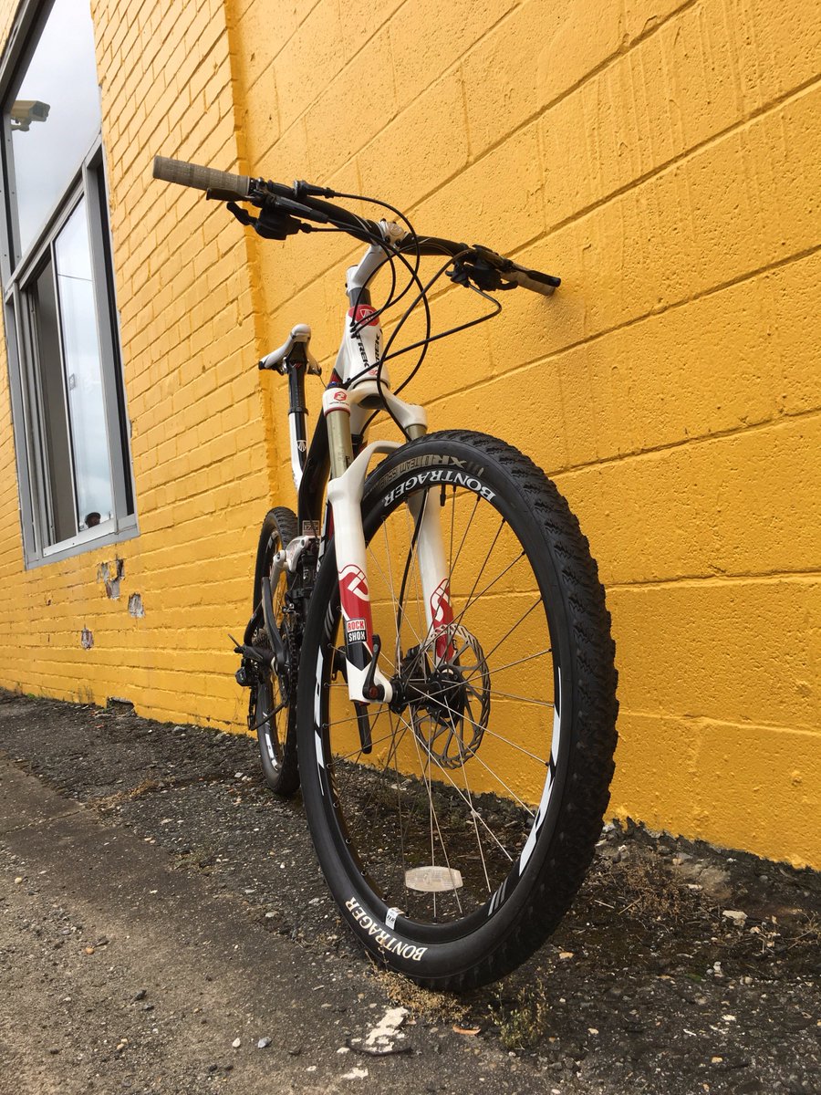 CPBicycles's tweet photo. BIKE OF THE WEEK: Trek Top Fuel 9.7
Original Price: $4,200
BIKE OF THE WEEK PRICE: $2,779.99
A savings of over $1,420!! https://t.co/hretBWN6qi