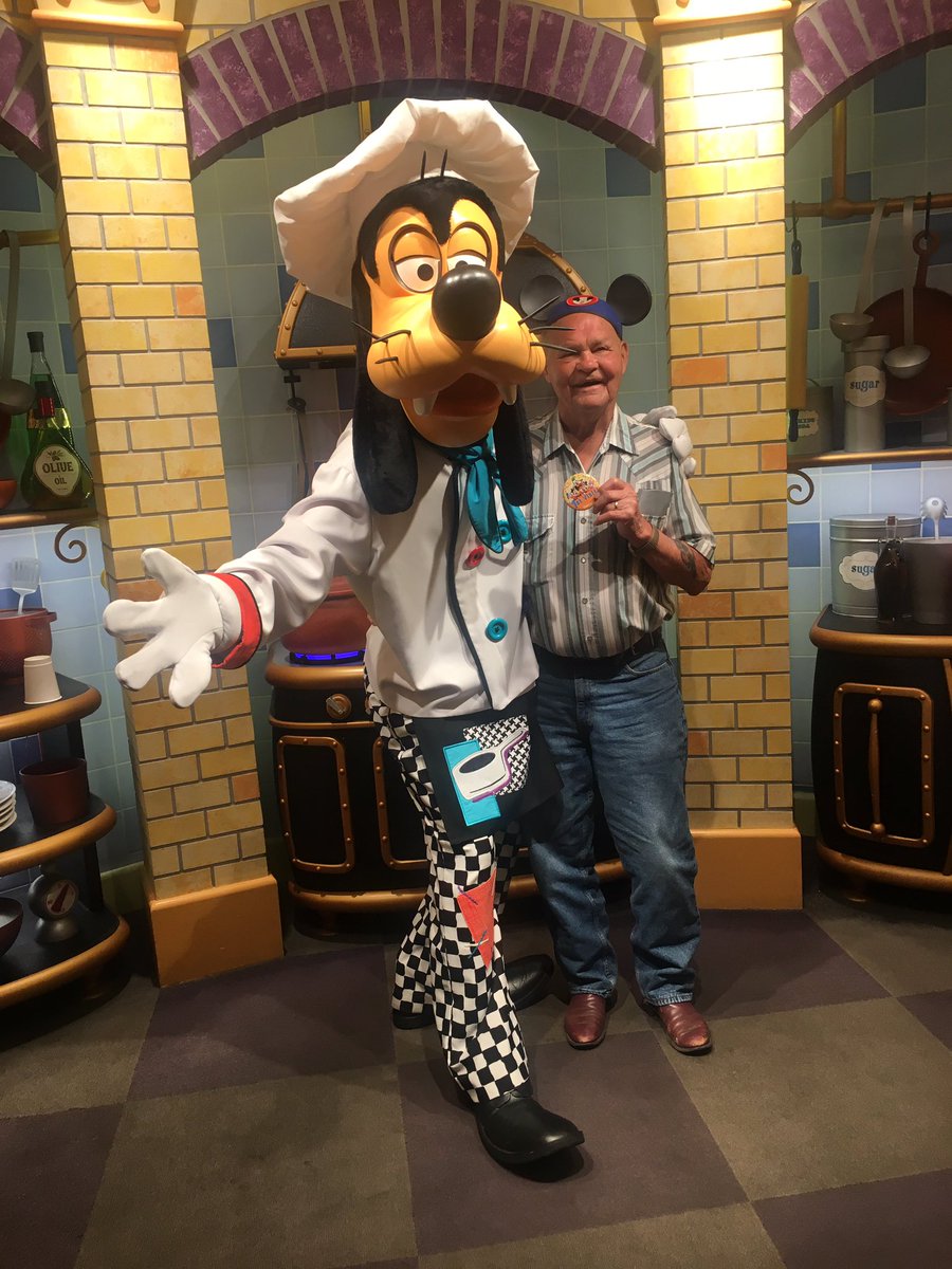 kaaileee_'s tweet photo. it was my great grandpa's first time at disneyland ❤️ https://t.co/kgoAP1MRl0