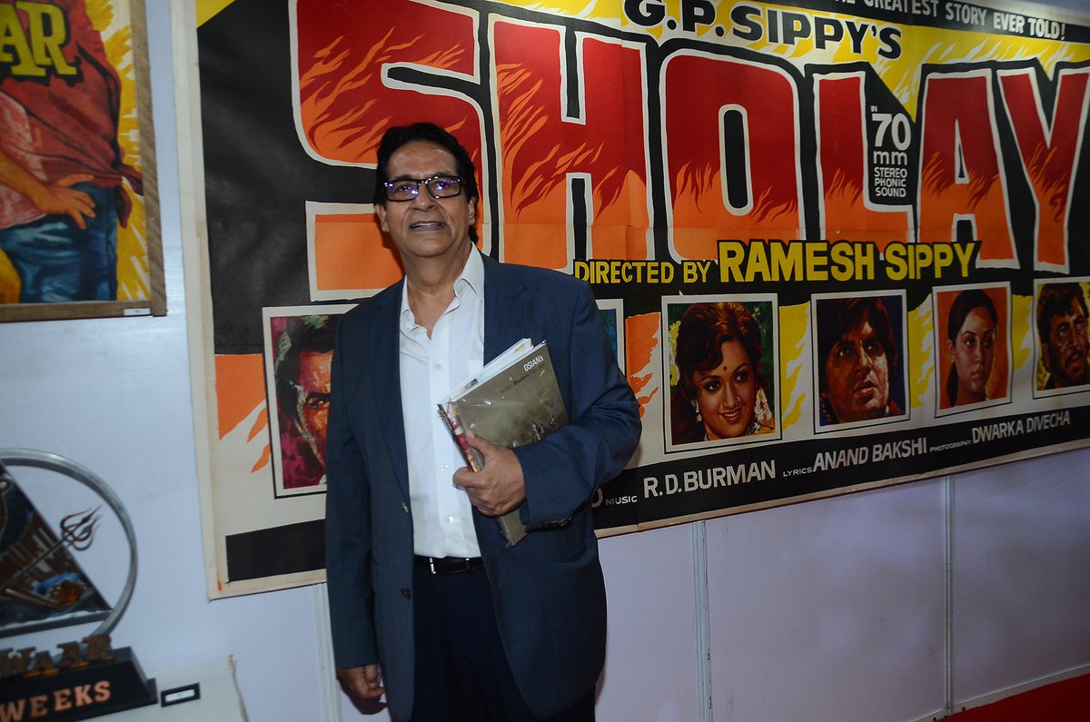 AnushaIyer_'s tweet photo. #Ajitabh #Bachchan at #openingpreview of #OsiansTheGreatestIndianShowonEarth 2 - #VintageFilmMemorabilia, #PublicityMaterials #ArtsAuction https://t.co/44yaKoCqyd