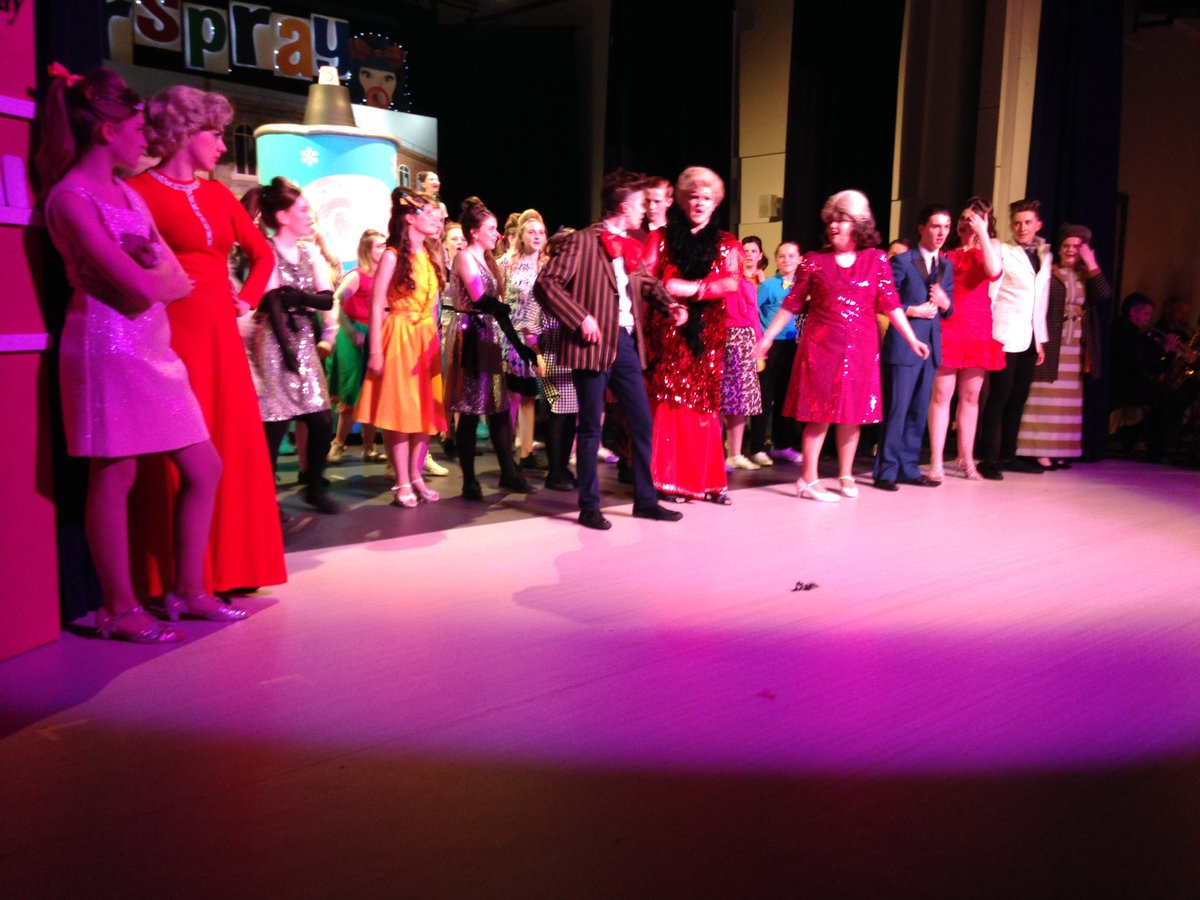 ForAcad's tweet photo. Sensational Final Night of Hairspray sees audience on their feet for a dancing ovation - AGAIN- as Edna, aka Kern, might say! https://t.co/Wpnfm5t7HI