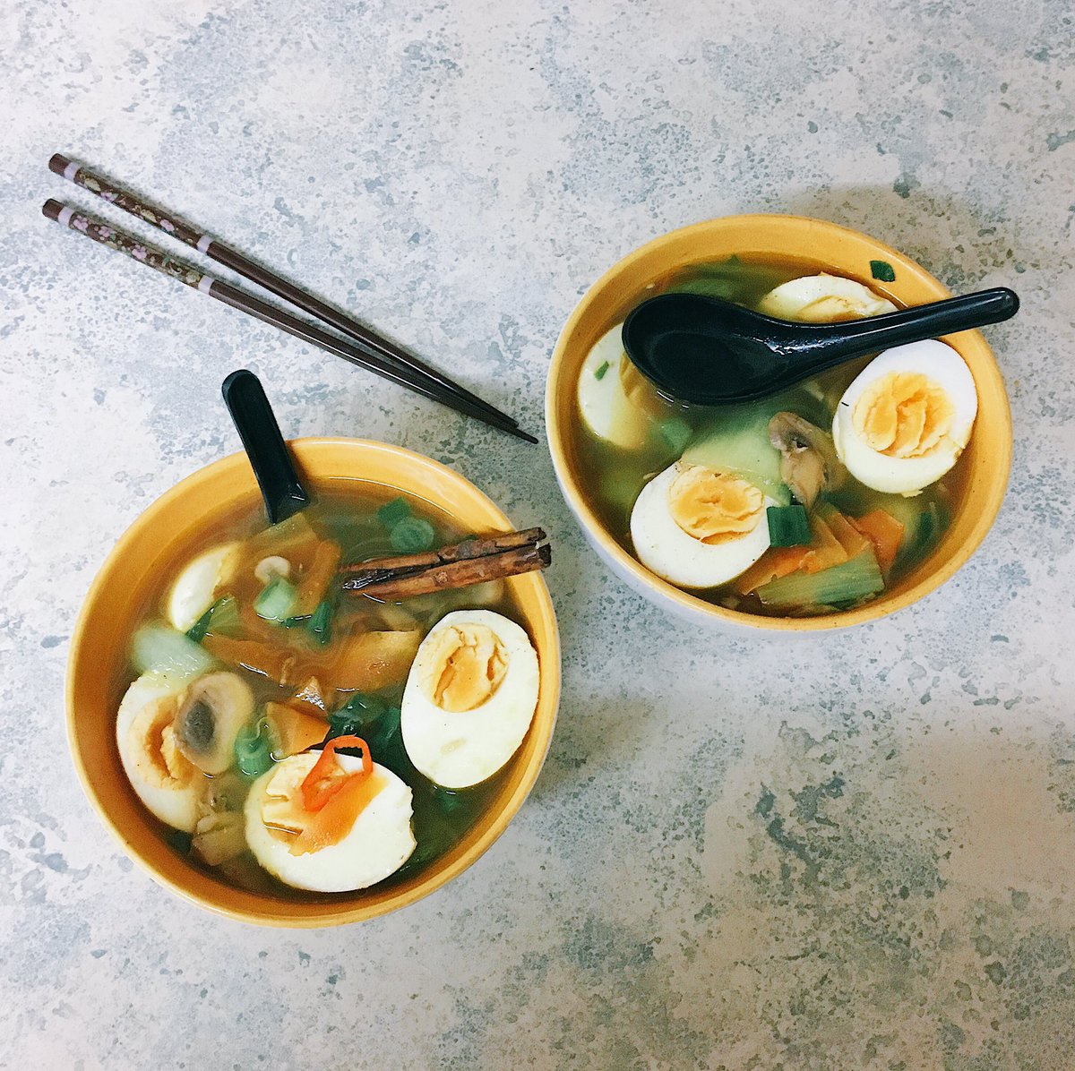 mmfitandrecover's tweet photo. This @madeleine_shaw_ recipe for Vietnamese Pho is the perfect recipe for an easy Friday night ๐๐ผ packed full of goodness too ๐ฅ #tasty https://t.co/nUexTuxbWC